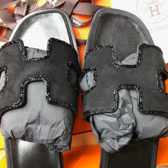 💕SOLD💕Hermes Orans: Suede Goatskin w/ Crystals - Picture 2 of 7